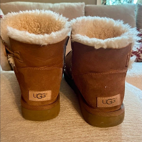 UGG MINI BAILEY BUTTON II BOOT - Picture 4 of 11